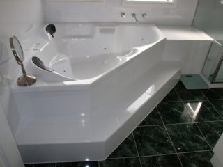 Bathtub reglazing after